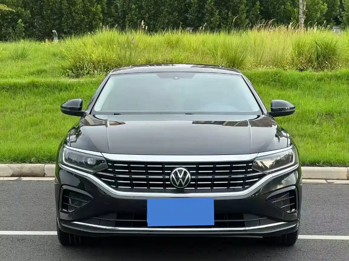 Volkswagen Passat 2022