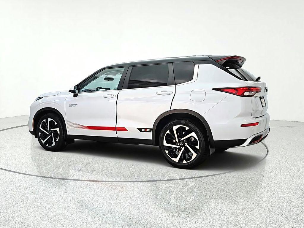 Mitsubishi Outlander 2023