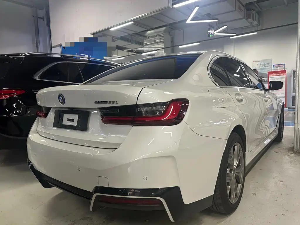 BMW i3 2023