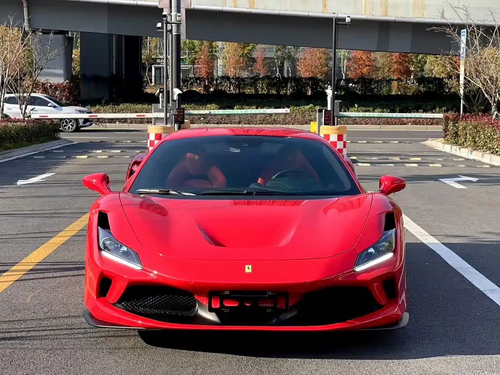 Ferrari F8 2021