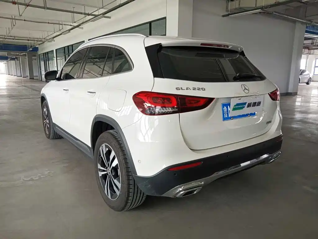 Mercedes-Benz GLA 2023
