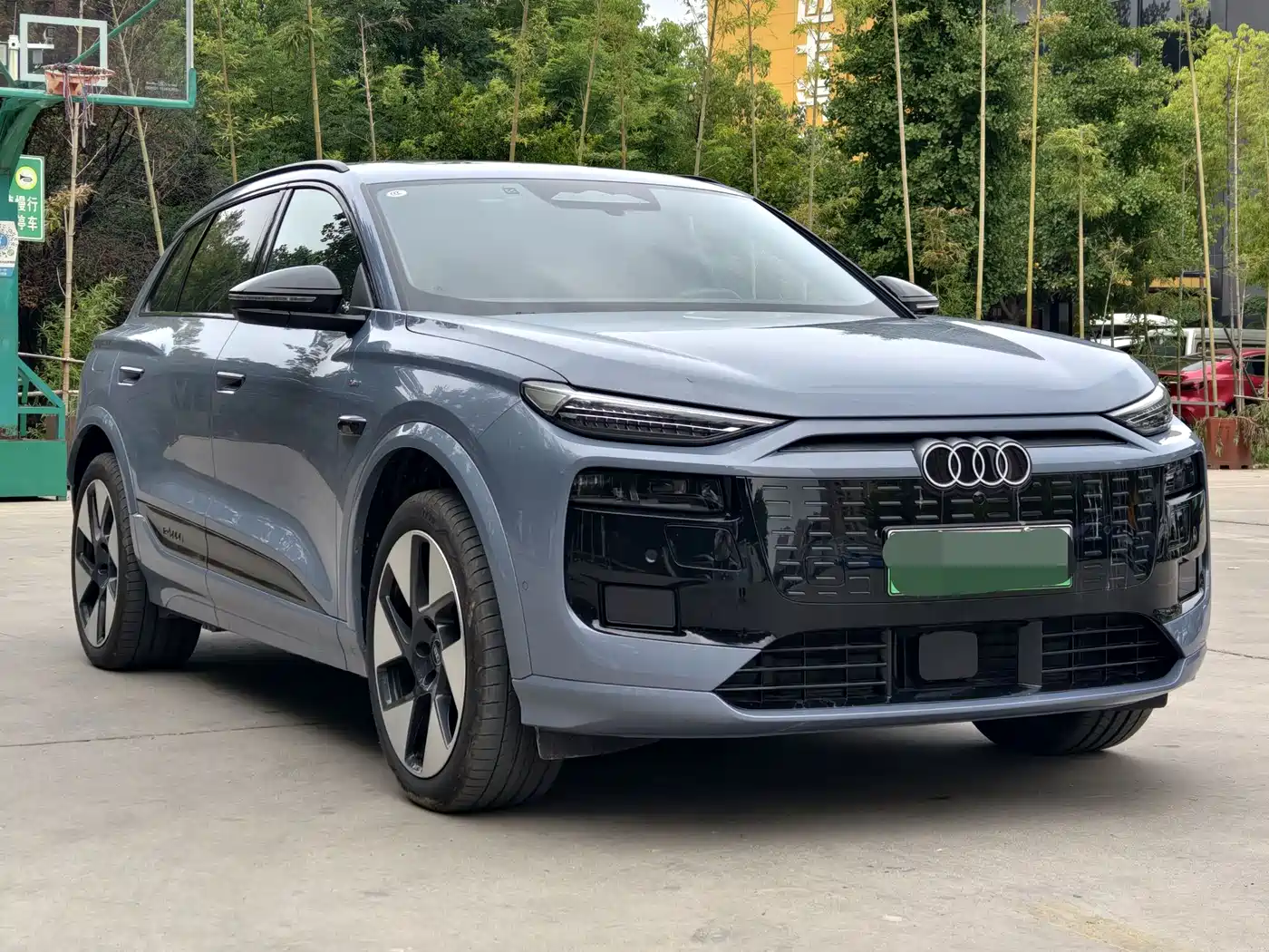 Audi e-tron 2025