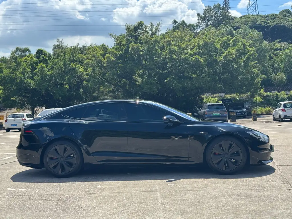 Tesla Model S 2023