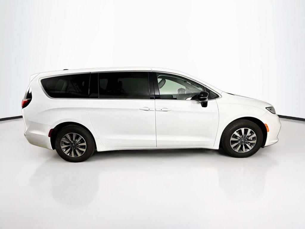 Chrysler Pacifica 2024