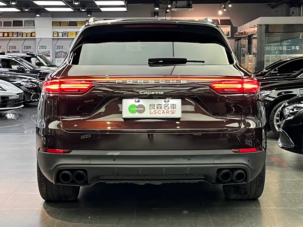 Porsche Cayenne 2021