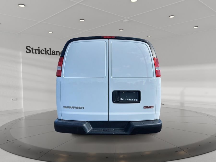 GMC Savana 2023