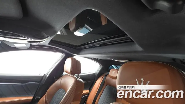 Maserati Ghibli 2021