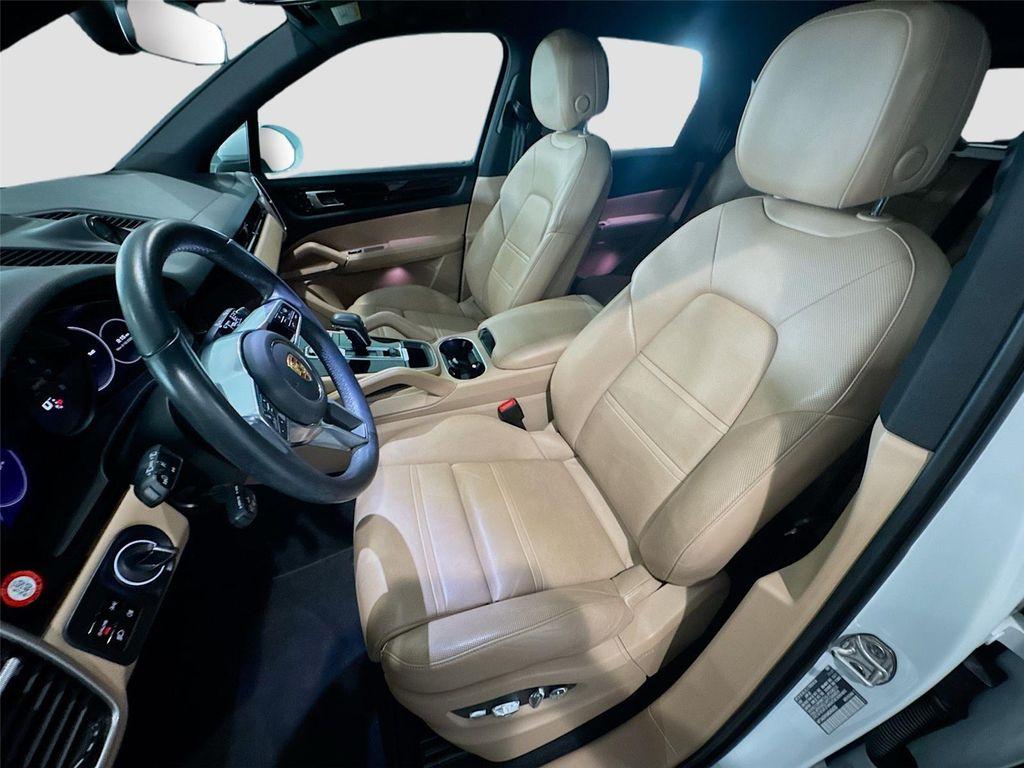 Porsche Cayenne 2021