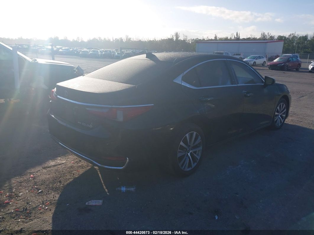Lexus ES 2021