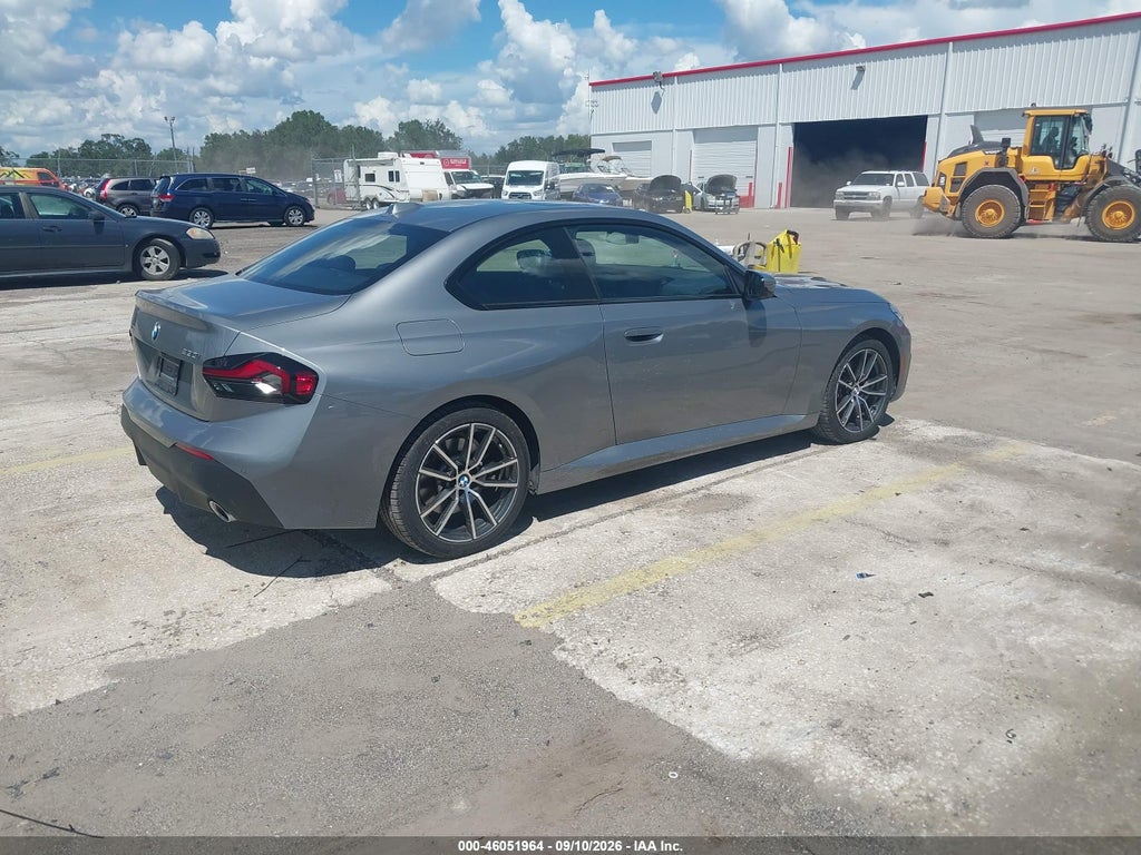 BMW 230 2026