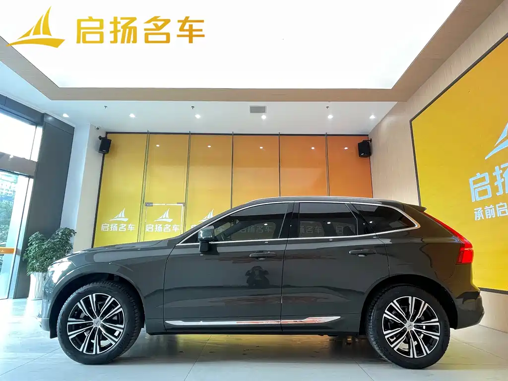 Volvo XC60 2022