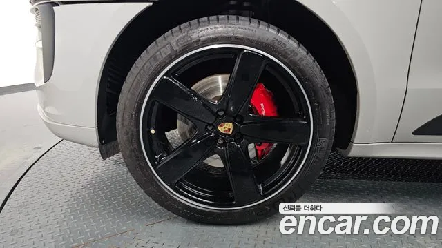 Porsche Macan 2021