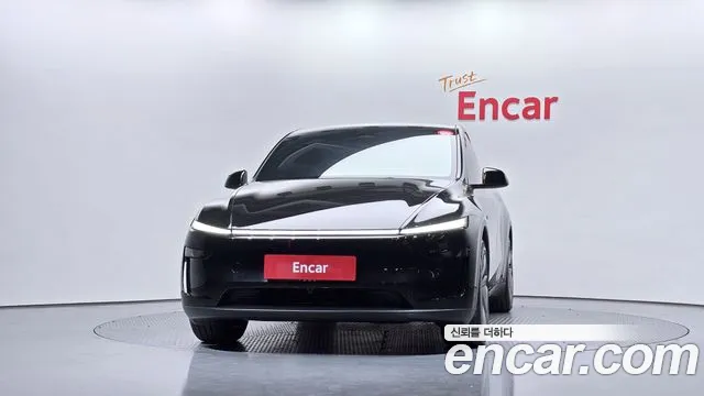 Tesla Model Y 2025
