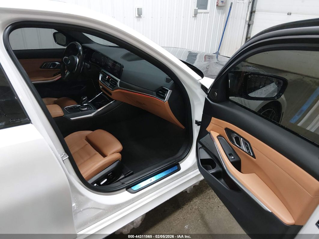 BMW 3 серии 2021
