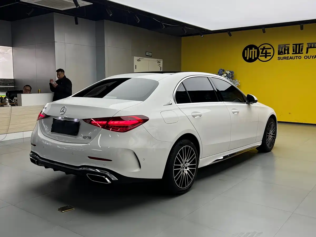Mercedes-Benz C-Класс 2025