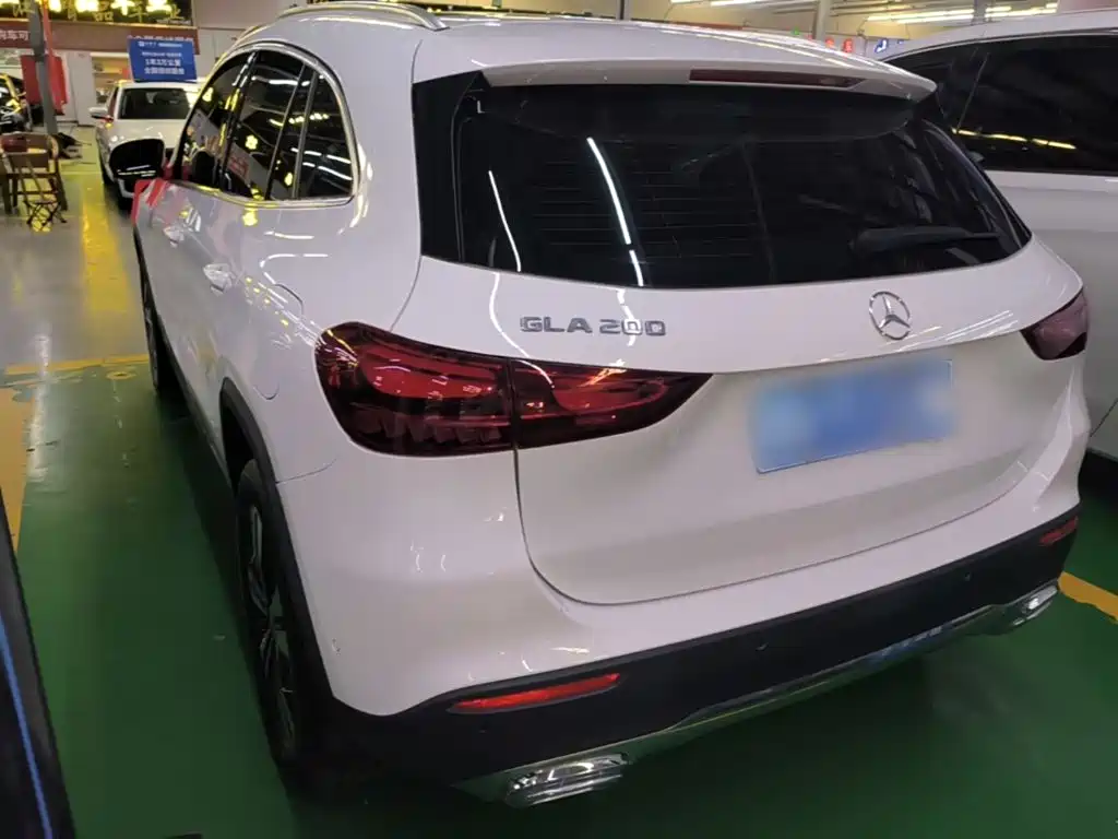 Mercedes-Benz GLA 2024