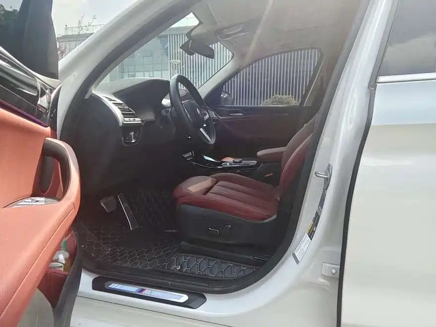 BMW iX3 2024