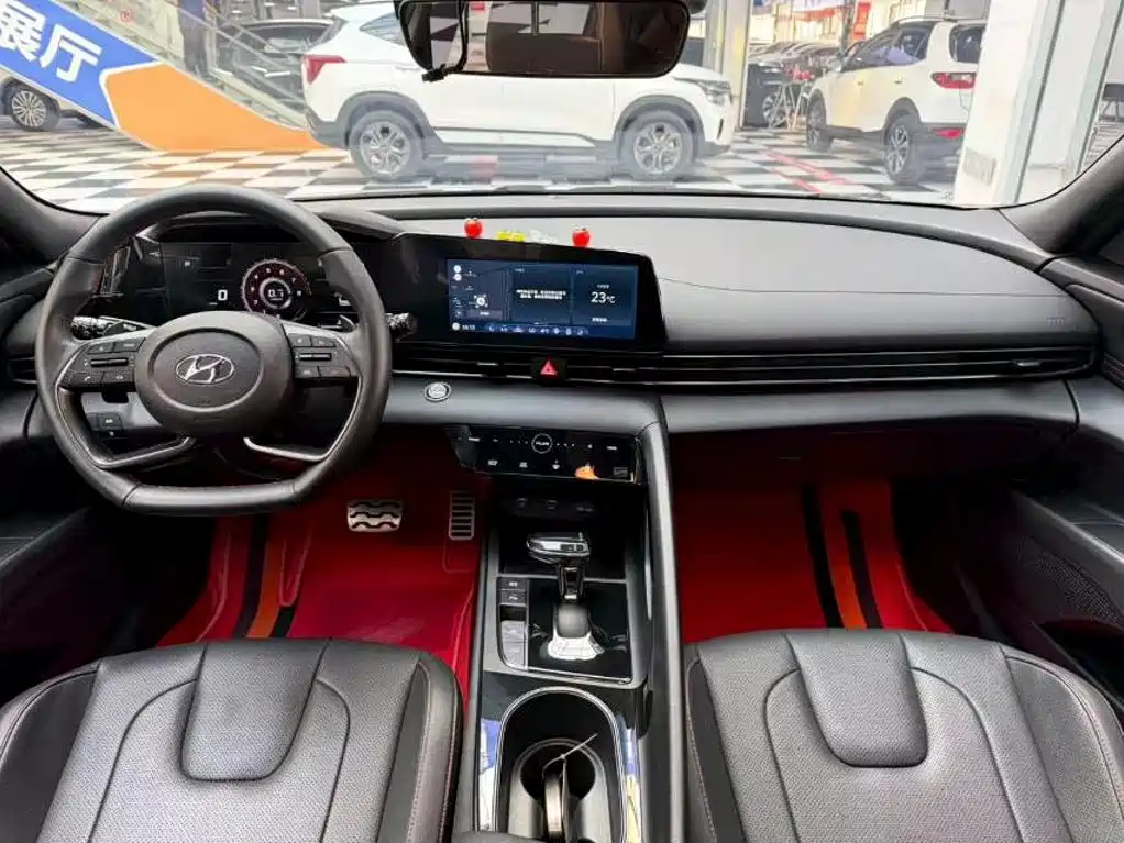 Hyundai Elantra 2022