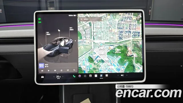 Tesla Model Y 2025