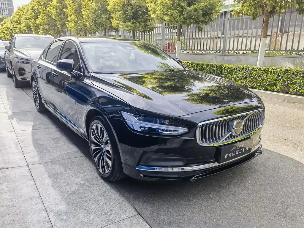 Volvo S90 2024