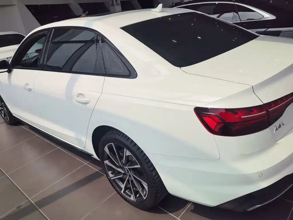 Audi A4 2023