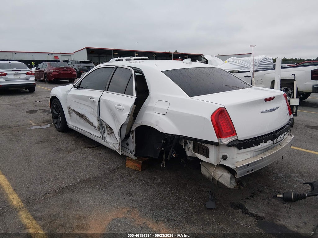Chrysler 300 2021