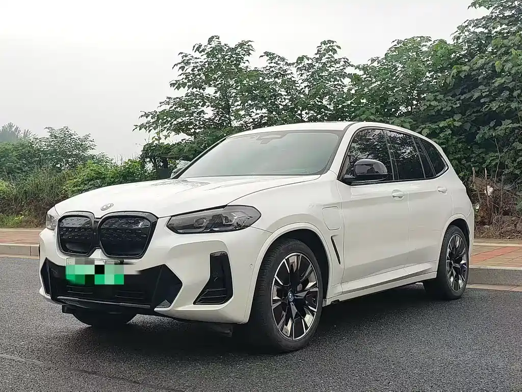 BMW iX3 2023