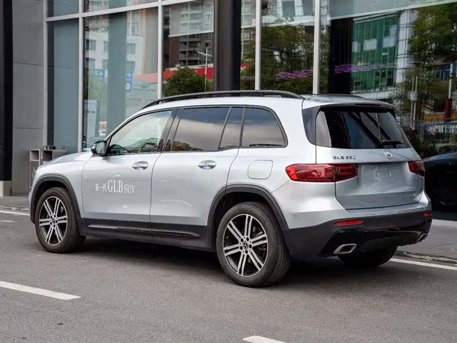 Mercedes-Benz GLB 2023