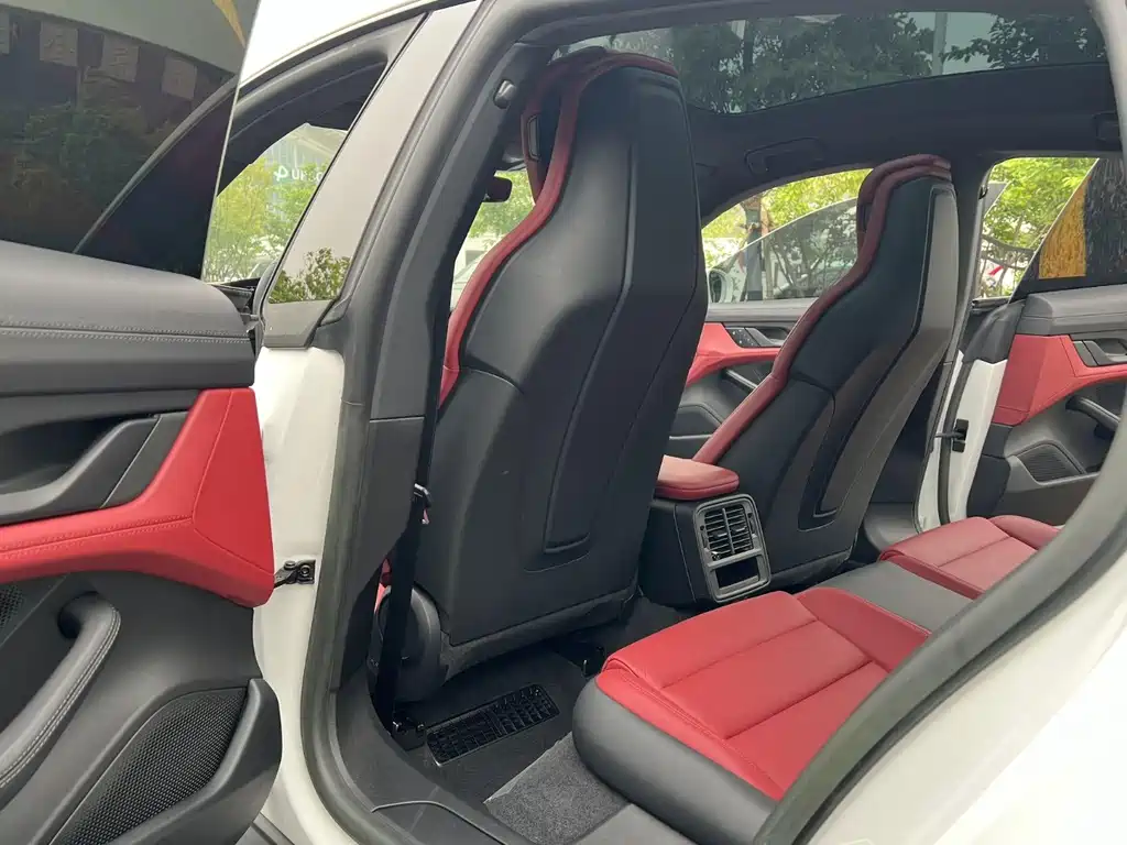 Porsche Taycan 2023