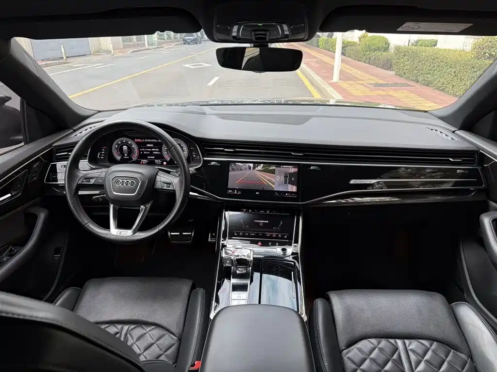Audi Q8 2021