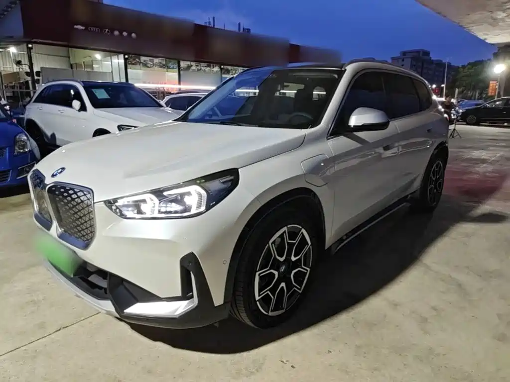 BMW iX1 2024