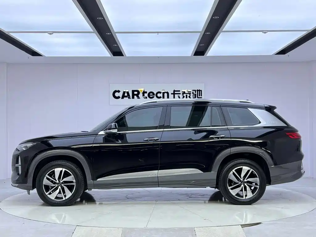 Audi Q6 2024