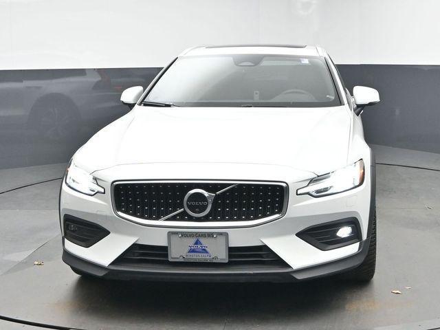 Volvo V60 Cross Country 2023