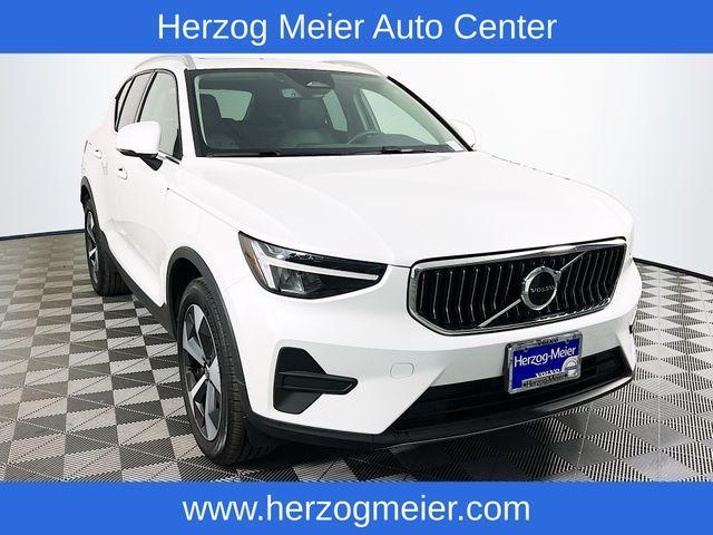 Volvo XC40 2025
