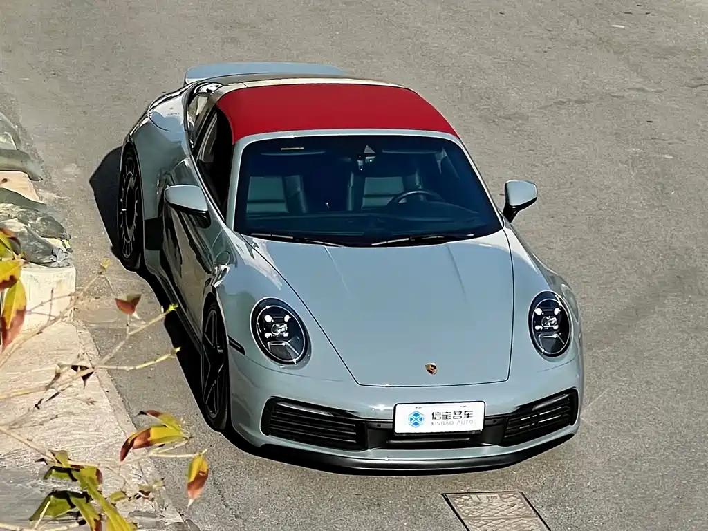Porsche 911 2023