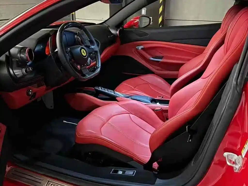 Ferrari F8 2021