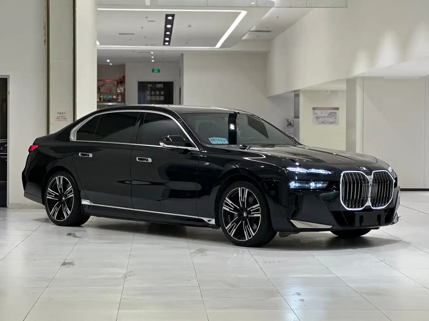BMW i7 2024