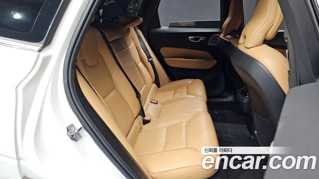 Volvo XC60 2021