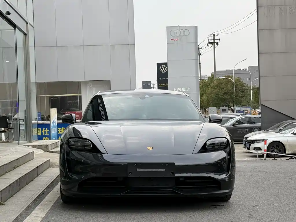 Porsche Taycan 2021