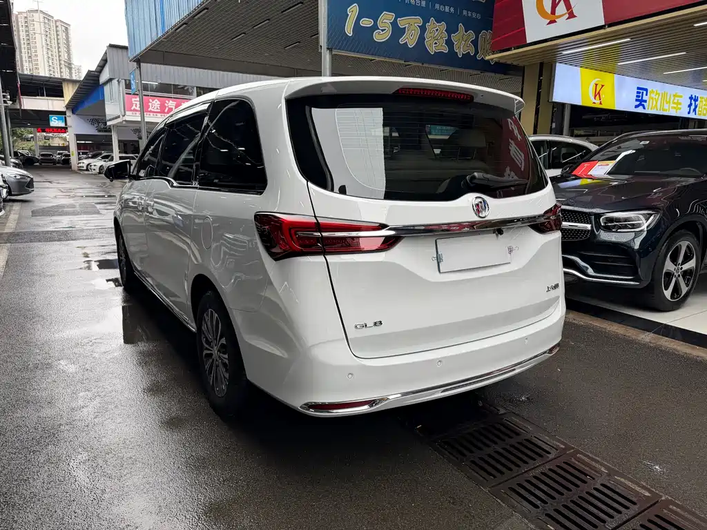 Buick GL8 2025