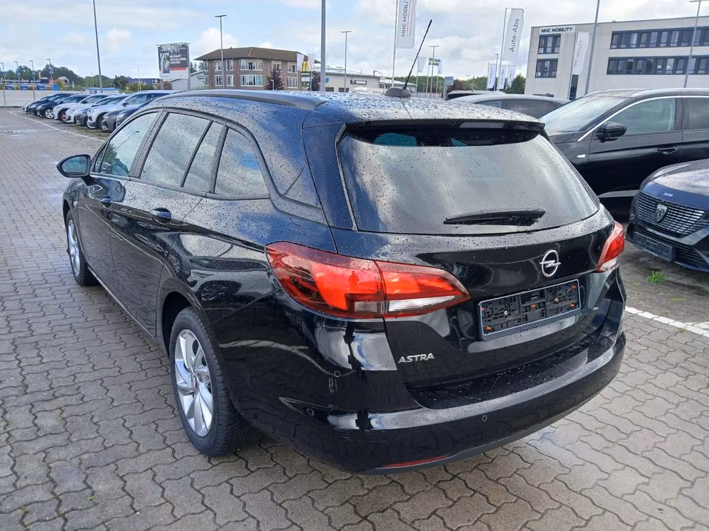 Opel Astra 2021