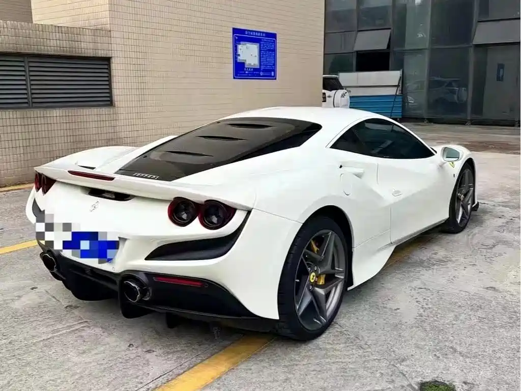 Ferrari F8 2022