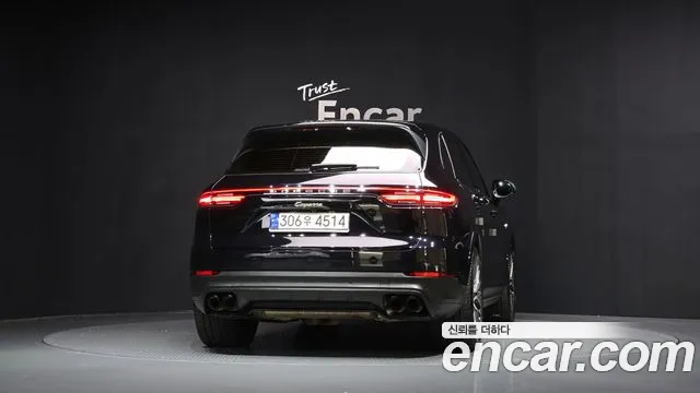 Porsche Cayenne 2021
