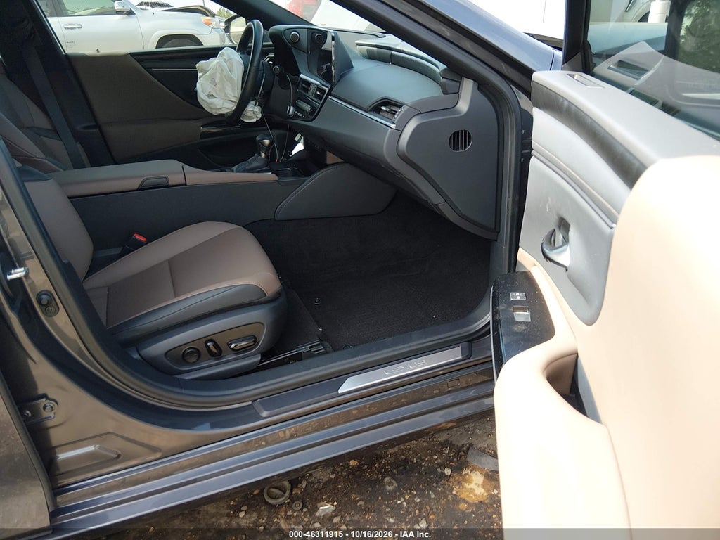 Lexus ES 2024