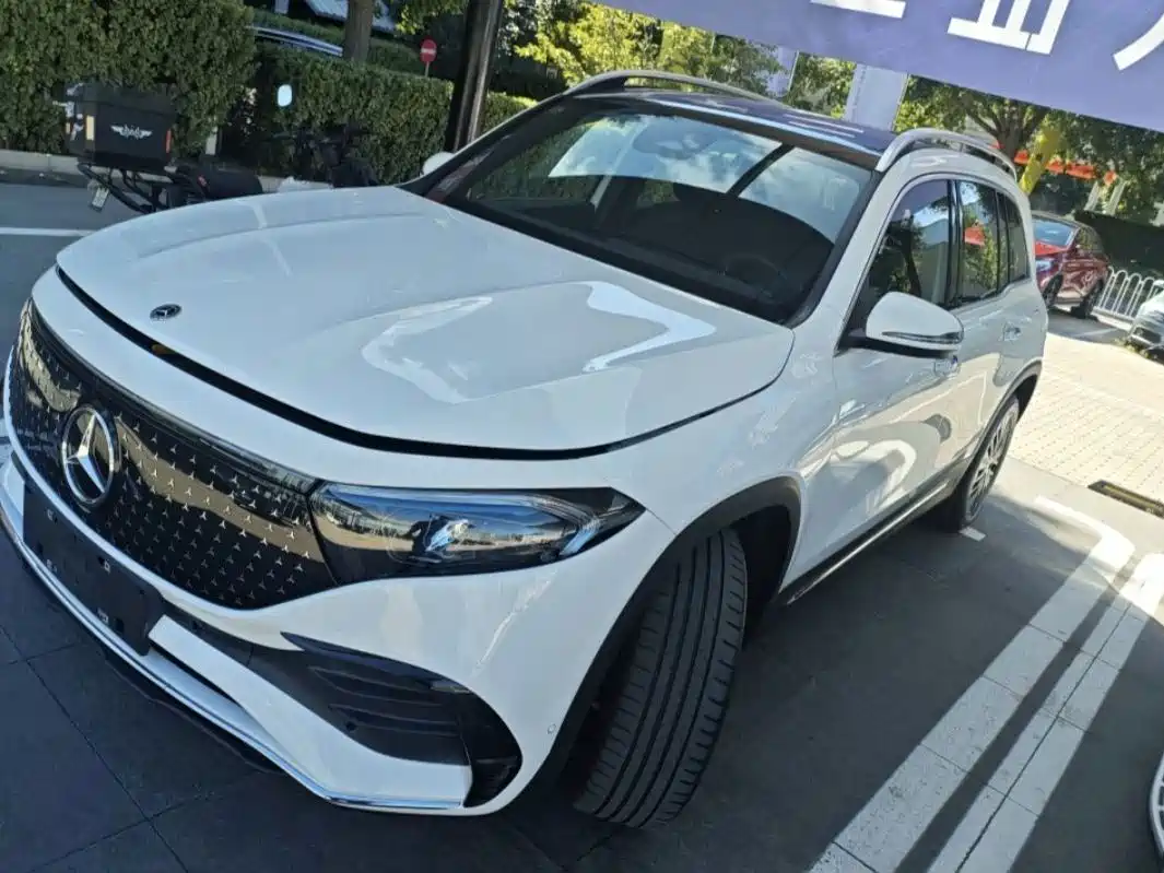 Mercedes-Benz EQB 2025