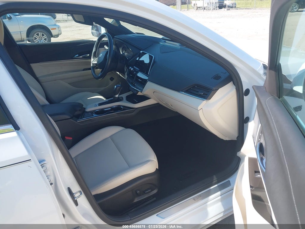 Cadillac CT4 2022