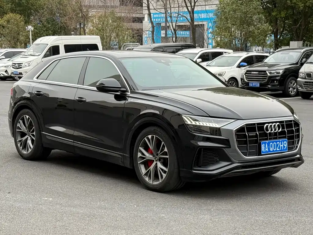 Audi Q8 2023