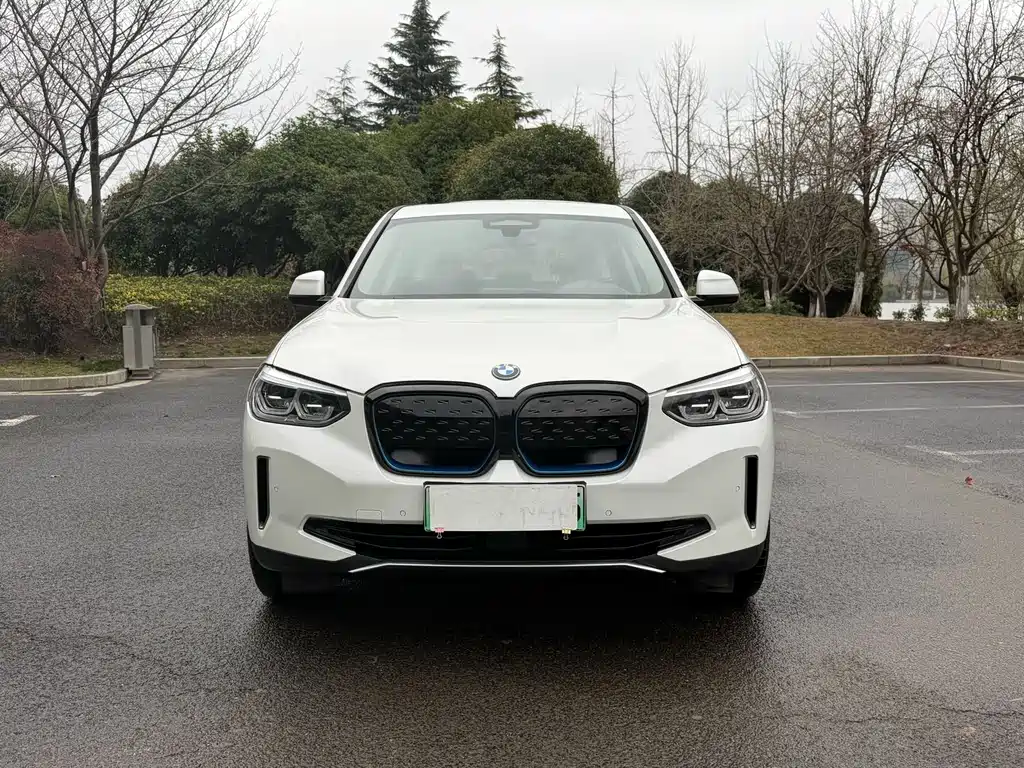 BMW iX3 2021
