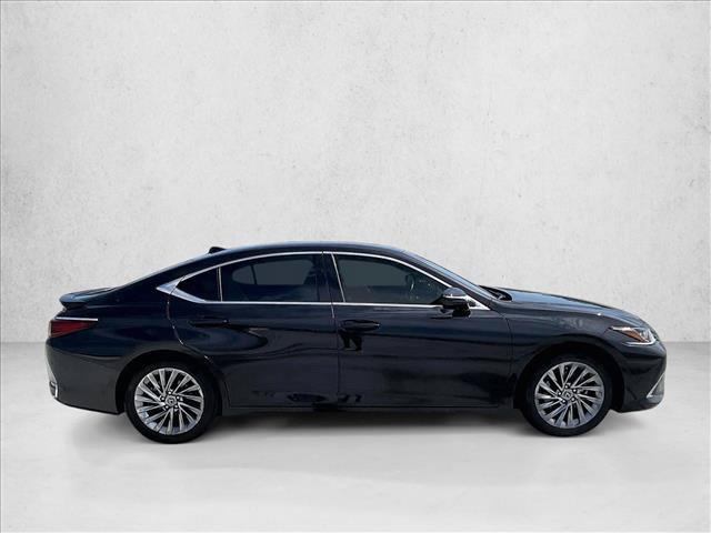 Lexus ES 2024