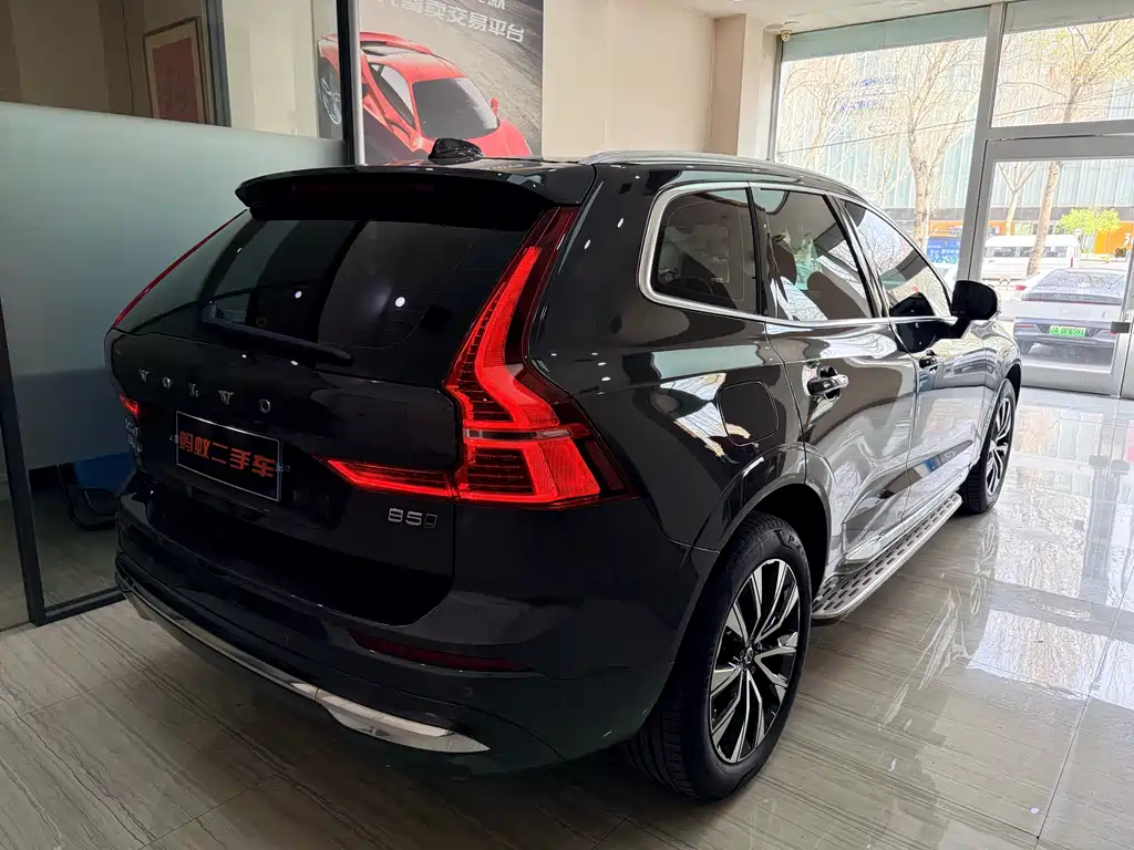 Volvo XC60 2022